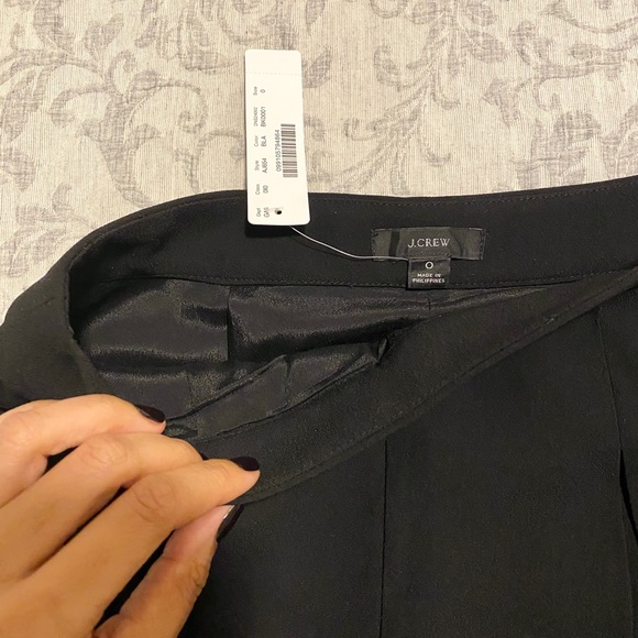 J.Crew pleated short in 365 Crepe - Picture 2 of 3